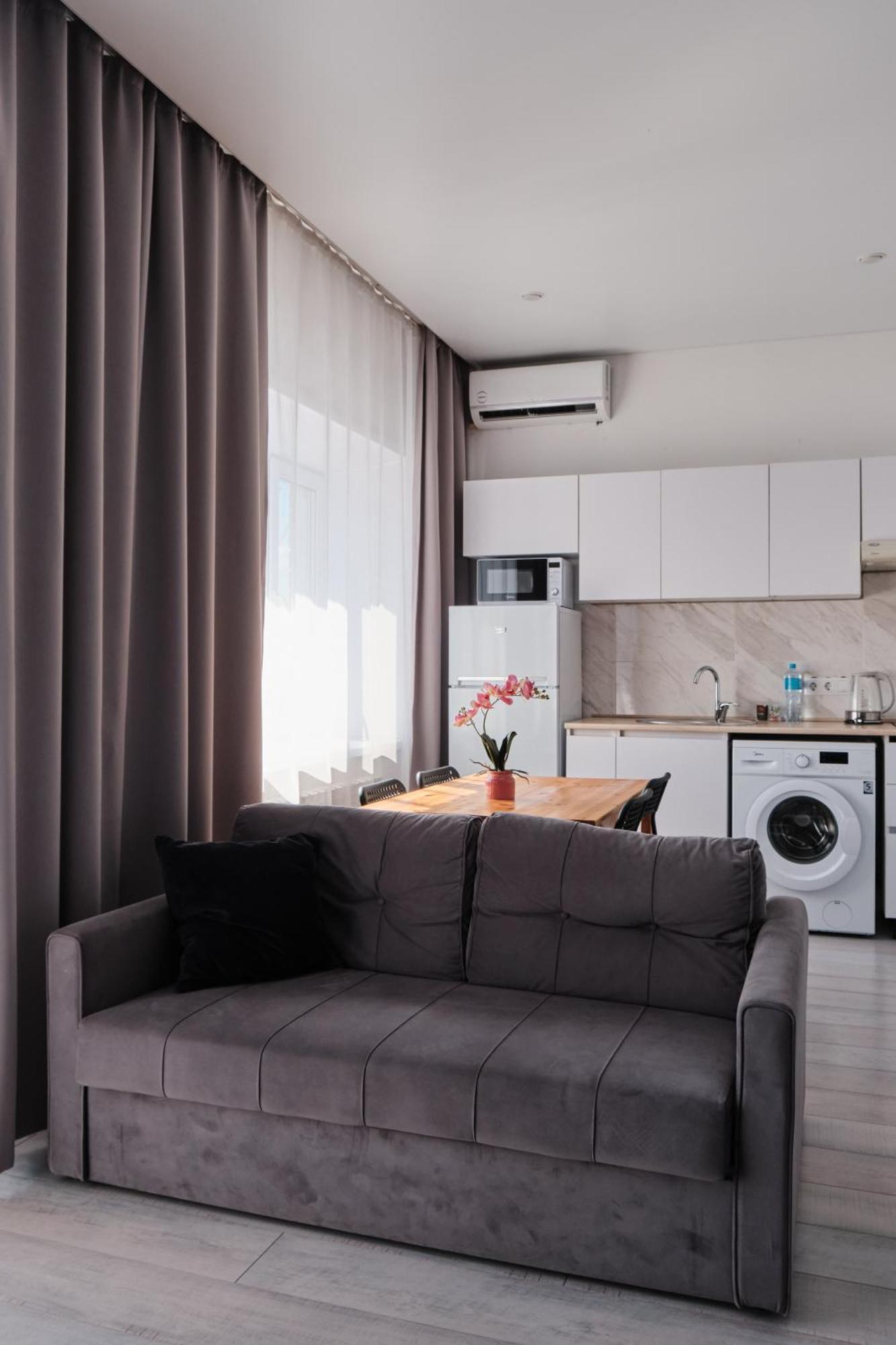 Seven City Apartments Semey Exterior foto